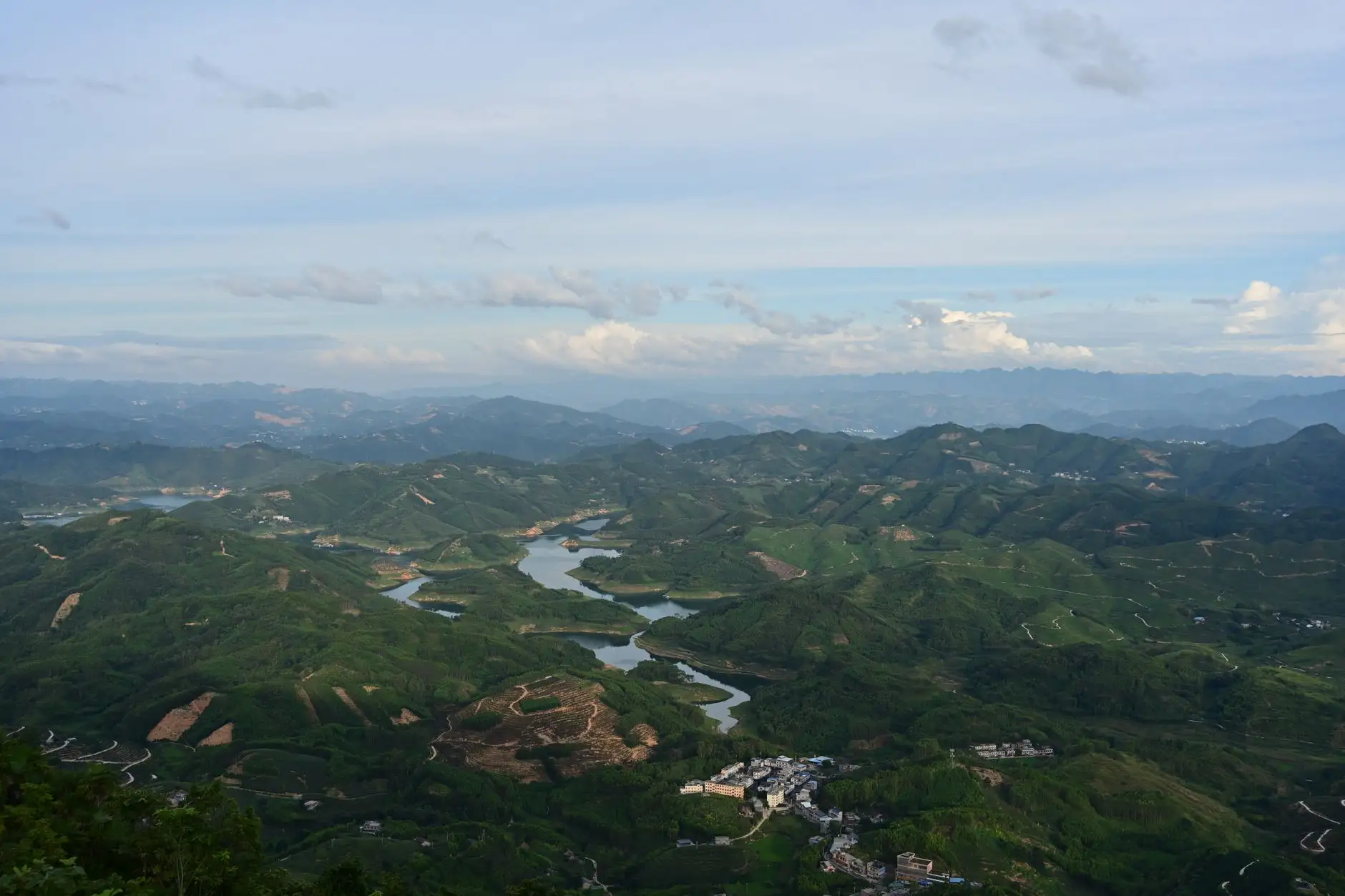 2024年家庭新风系统方案对比：全热交换器与普通新风